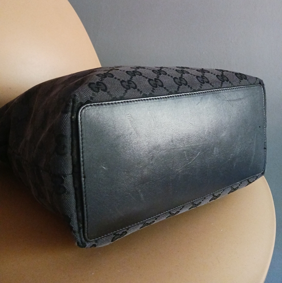 Gucci Monogram GG Vintage Canvas Tote, Shoulder Bag - Picture 8 of 15